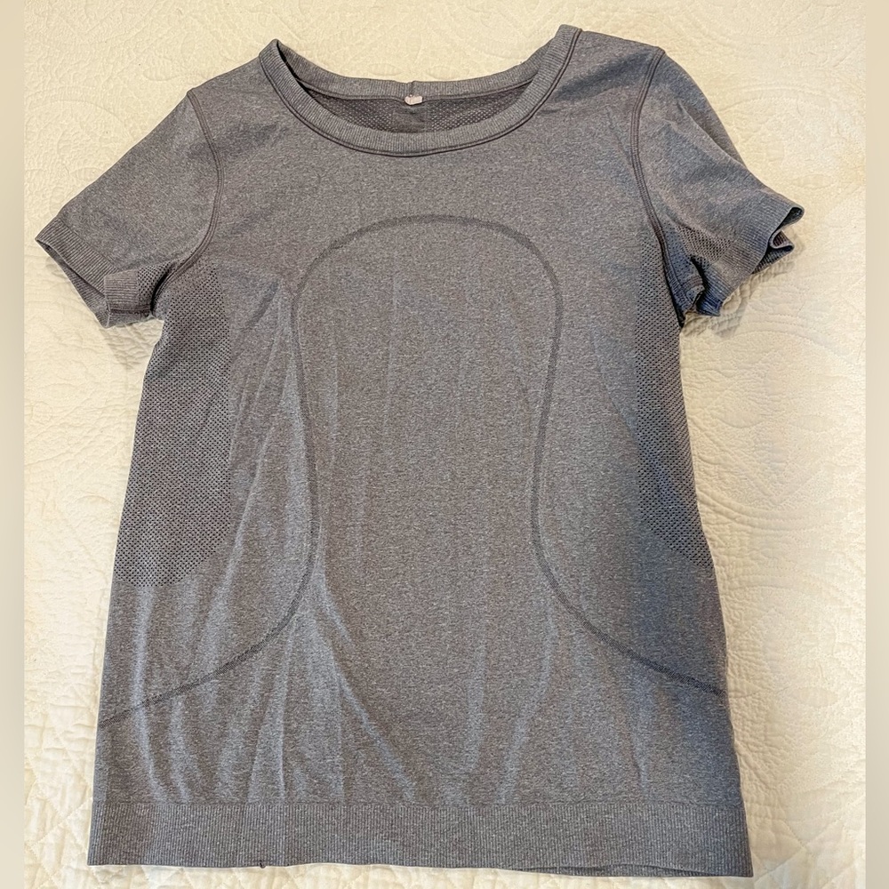 Lululemon gray workout top